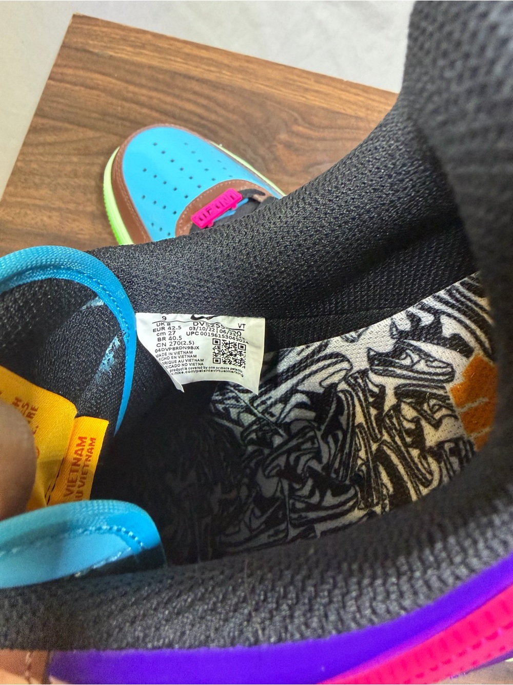 Nike Multicolor Low-Top Sneakers in Blue, Pink, Brown, Purple, Green - Picture 6 of 6